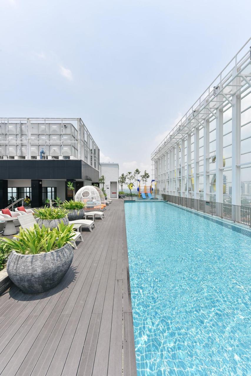 Suasana Private Suites By Subhome Johor Bahru Kültér fotó
